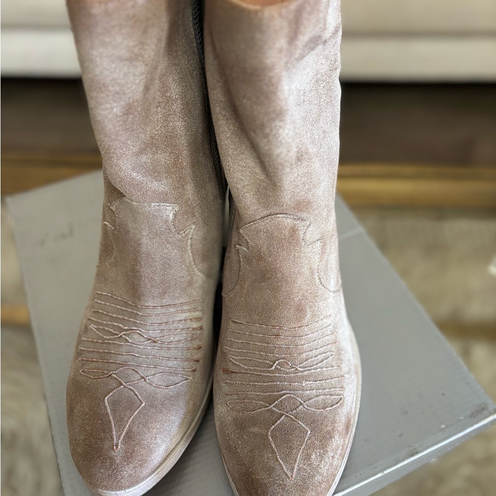 Italian Shoemakers Taupe Ankle Booties NWT
